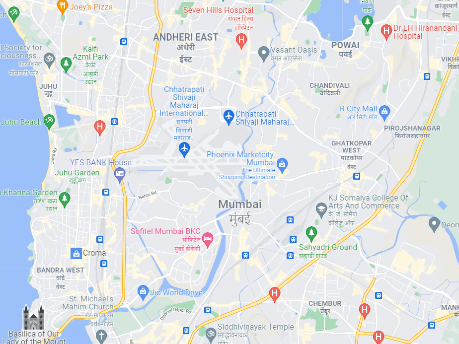 What is the closest airport to the center of the city it serves?