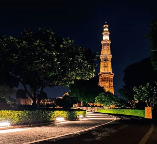 Qutub Minar  -Tourist places visit in india