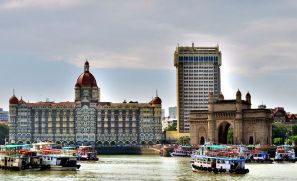 place to go around the Gate Way Of India