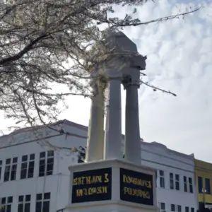 downtown-memorial-spring-monument