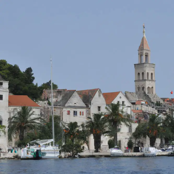 Hvar, City: Facts, What to Eat, What To Buy &#038; Tourist Attraction