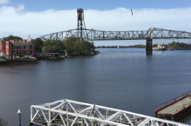 What is Savannah, GA known for | What is Savannah famous for
