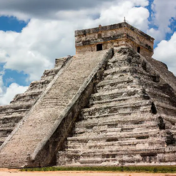 El Castillo (Kukulkan Pyramid) : Interesting Facts, Information &#038; Travel Guide