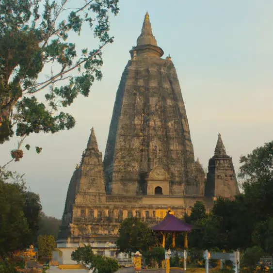 Maha Bodhi Temple : Interesting Facts, Information &#038; Travel Guide